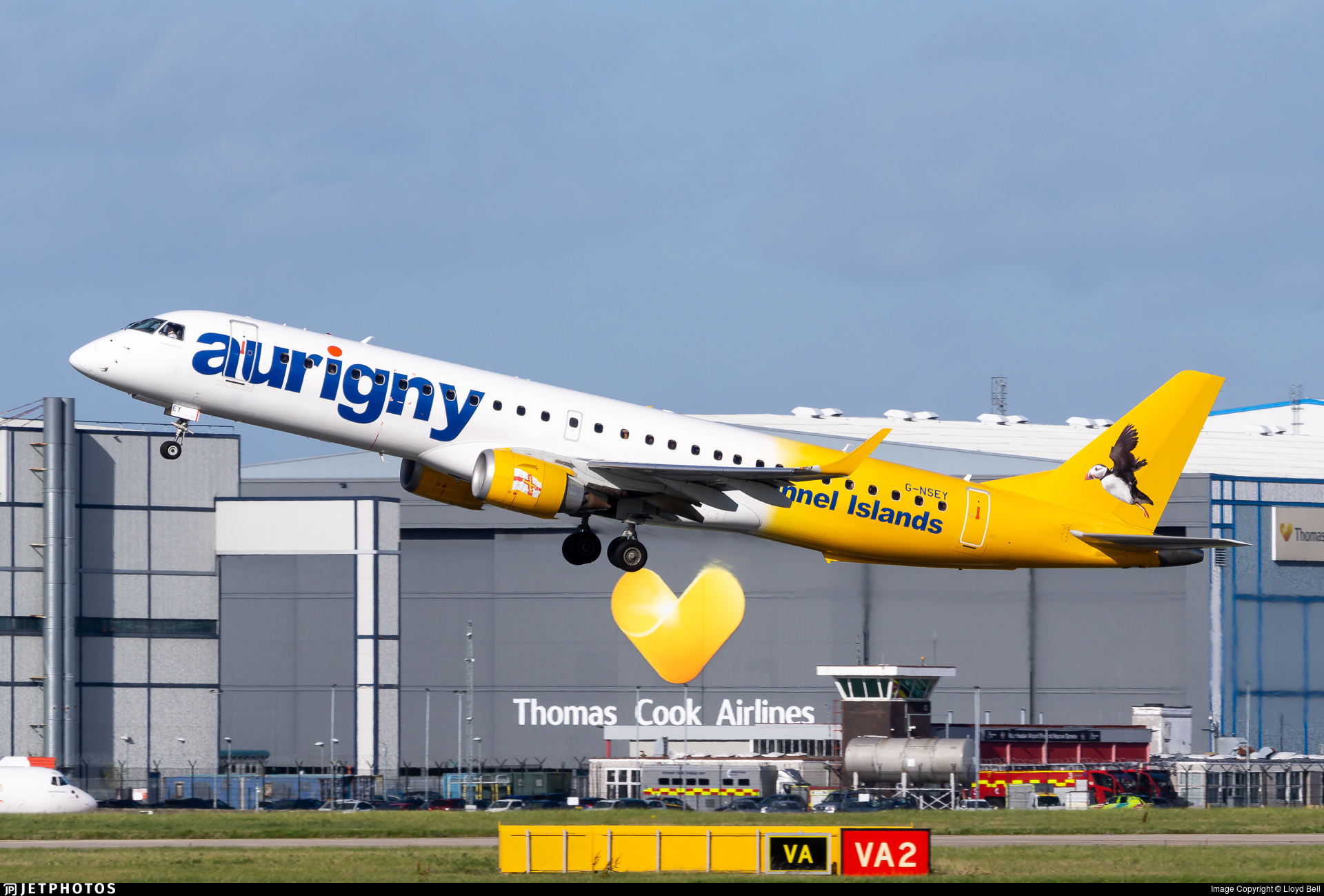 Embraer E195-200